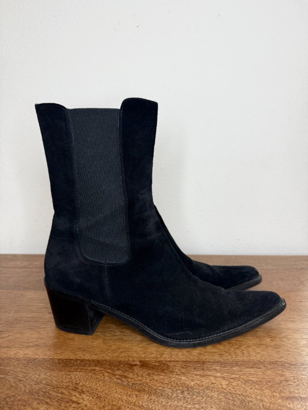 Moschino Cheap and Chic Black Suede Chelsea Boots Pointed Toe Italy 39.5 / 8.5 - Picture 3 of 6
